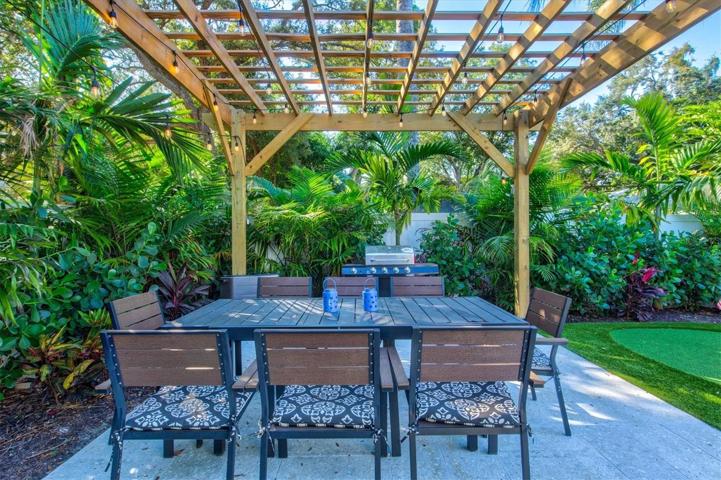 Beautiful outdoor dining space