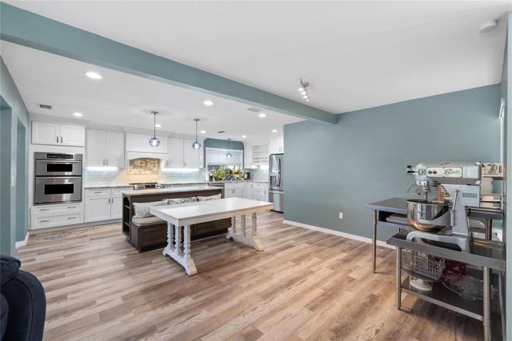 eat in kitchen area