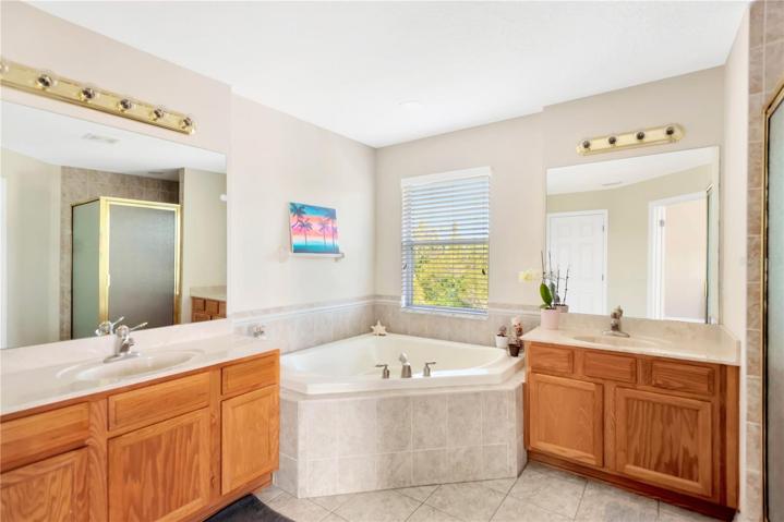 Ensuite Master Bathroom