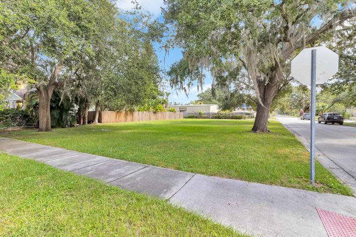 Corner lot