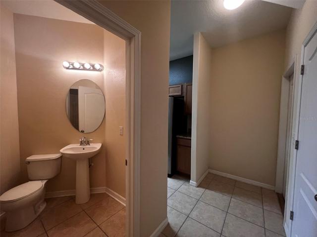 Downstairs 1/2 bath