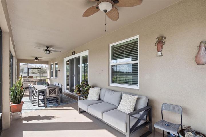 Oversized screened-in lanai