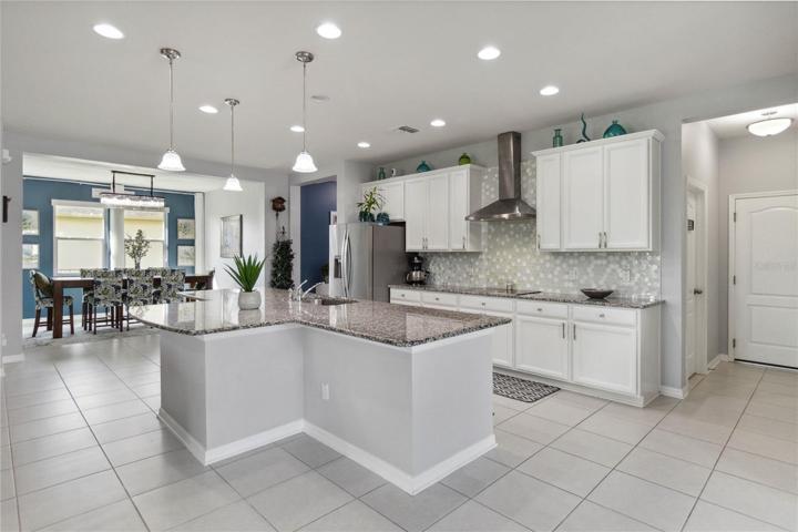 Nice flow from the kitchen to the dinning room