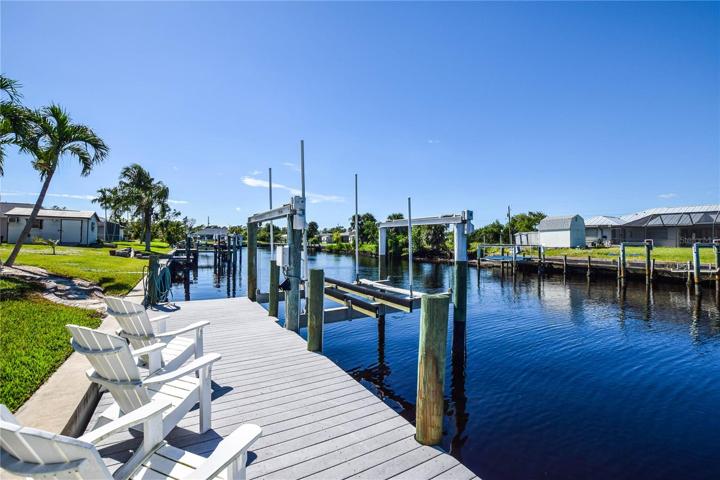 250SF Dock with Electric And Water