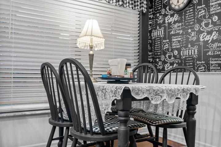 breakfast nook