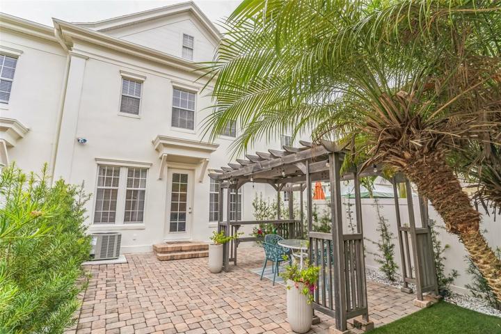 Private Courtyard Patio