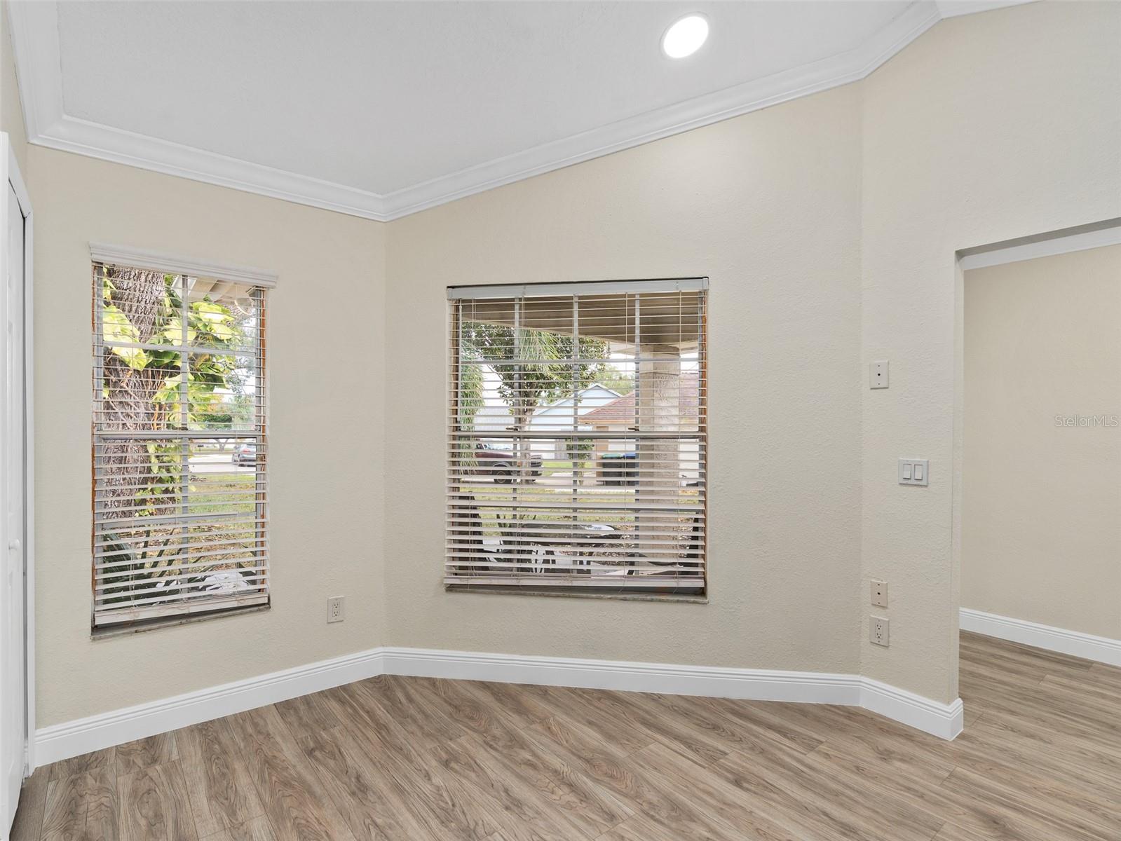 dinette area in kitchen