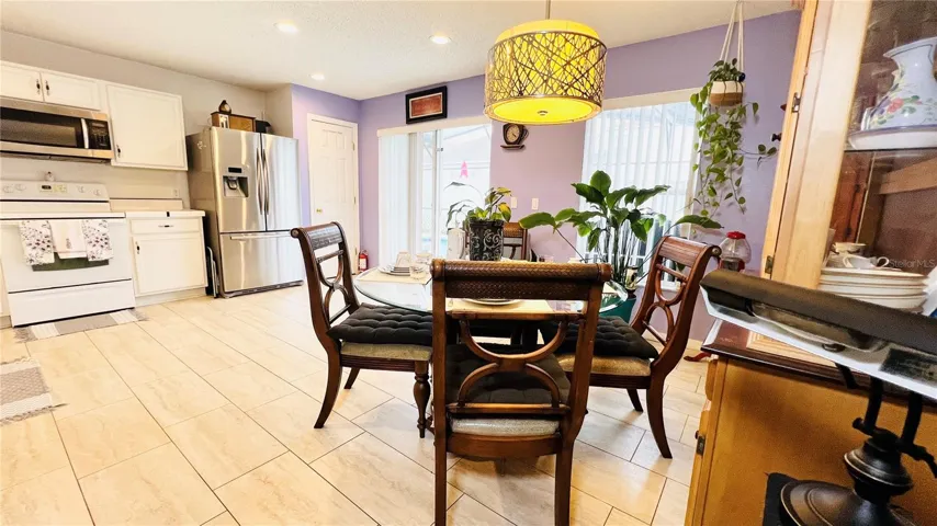 Dinette/Kitchen