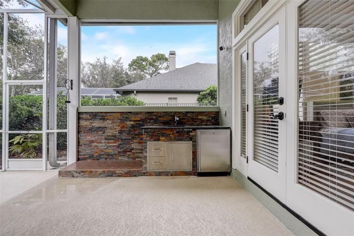 Built in wet bar