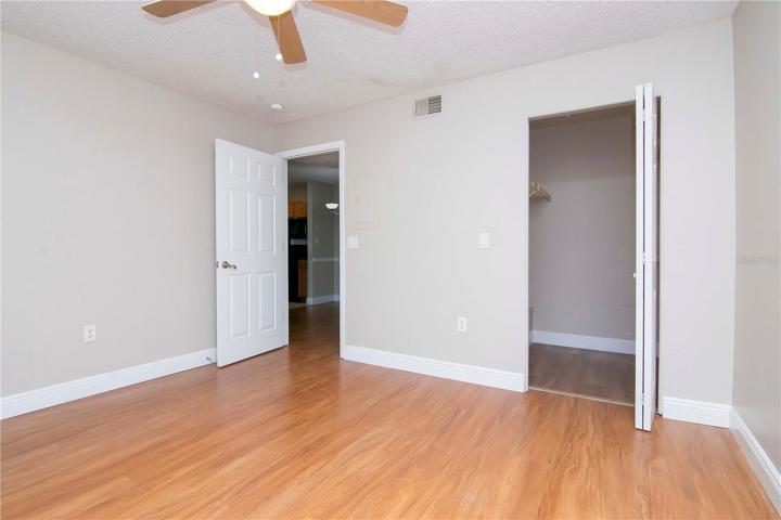 Bedroom w/ Walk In Closet
