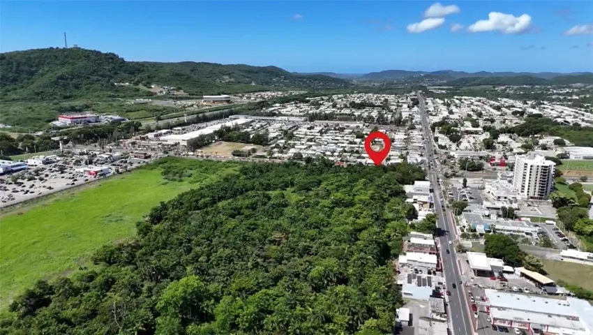 LOCATION ! In the center of this active Commercial area at the entrance of Yauco Town