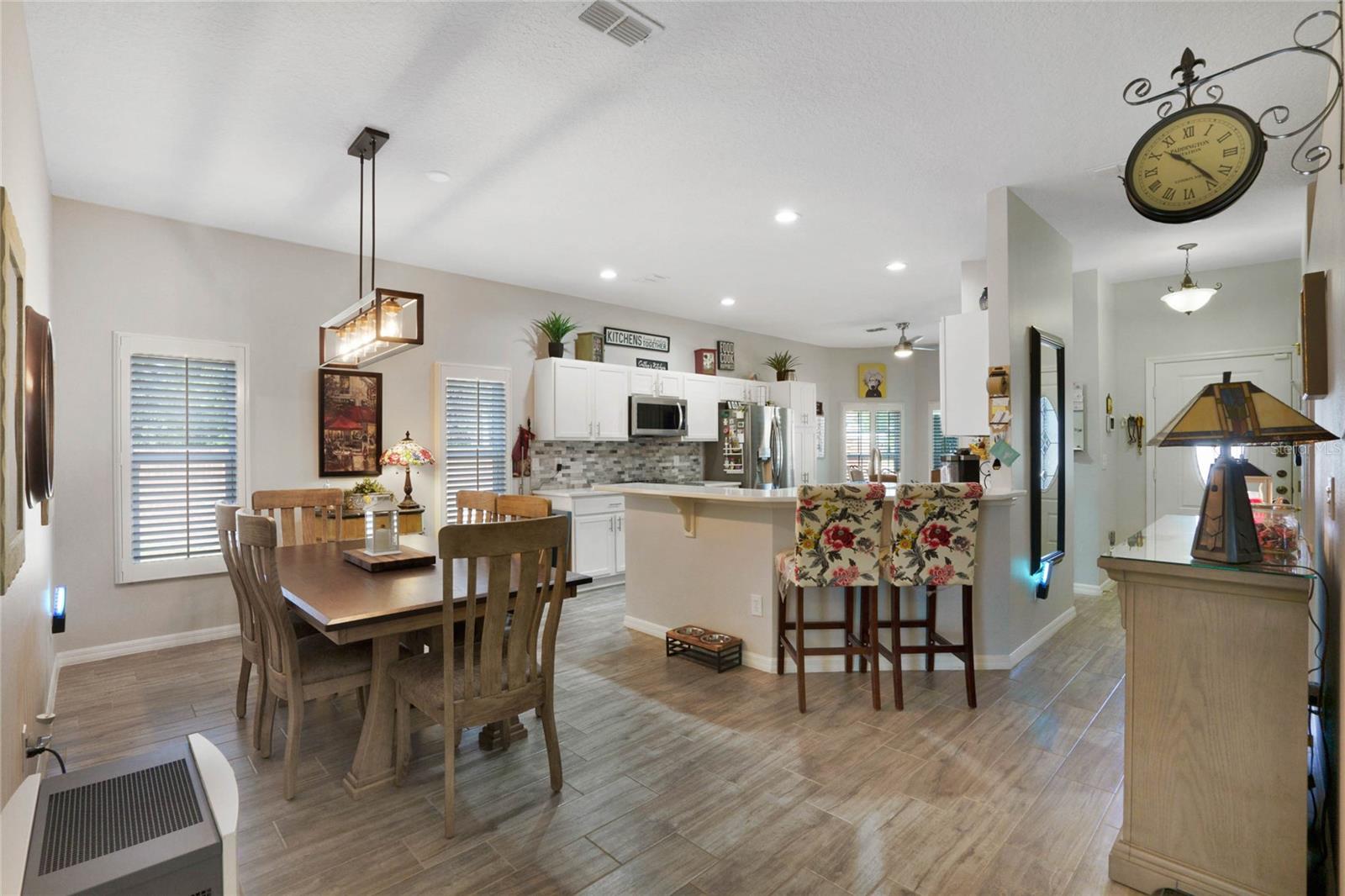 Dining room to Kitchen