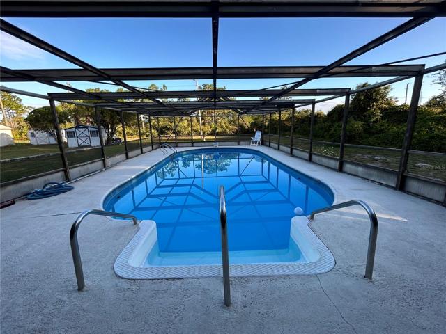 LARGE POOL WITH DIVING BOARD