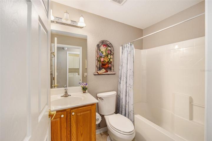 Guest Bath with Tub/Shower Combo
