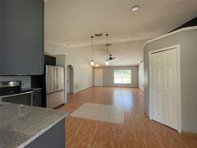 Sliding Door to front