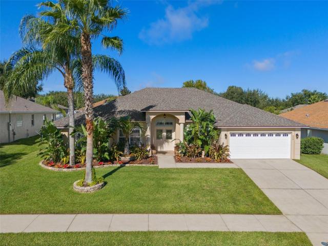 Front View offering great curb appeal