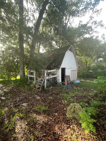 Detached Barn-Style Shed