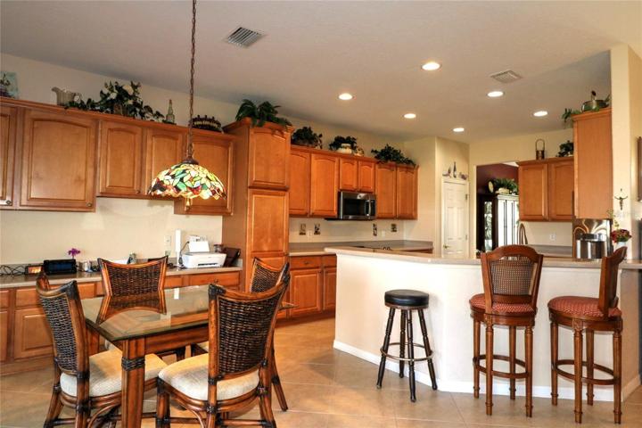 Breakfast Nook & Breakfast Bar
