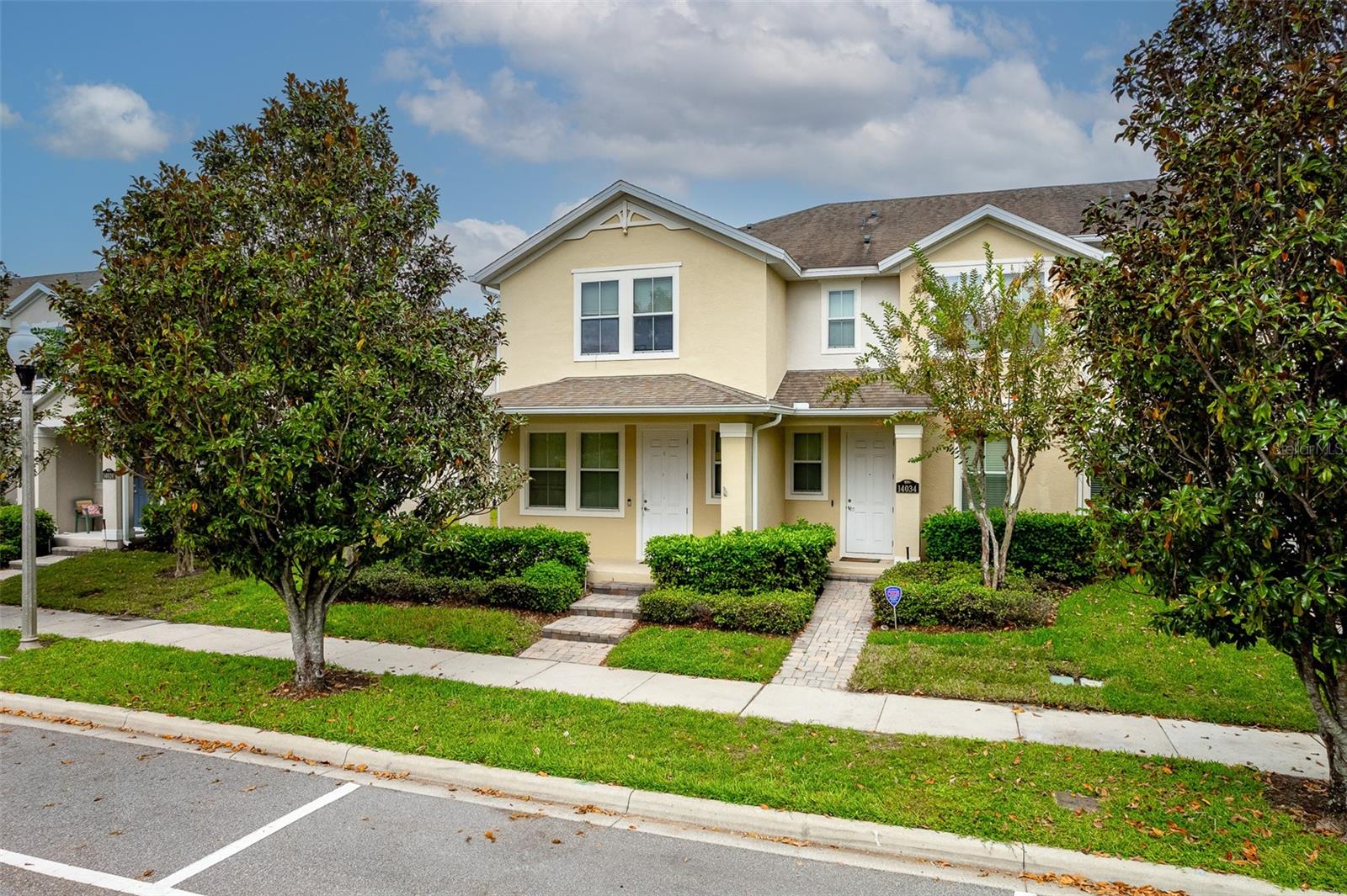 2 bedroom  2.5 bathroom townhome in Orlando