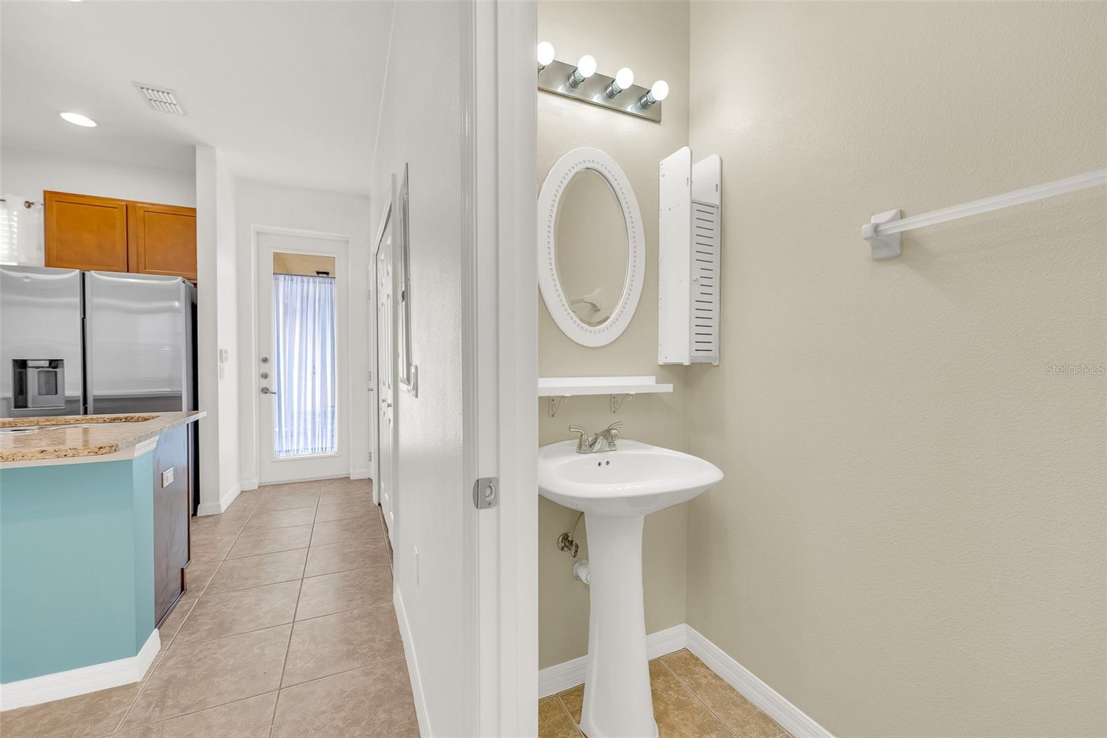 Powder room 1 floor