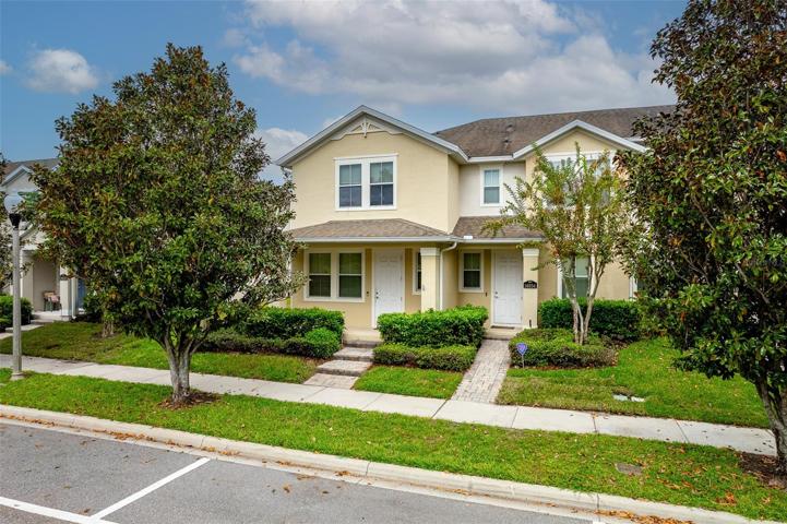 2 bedroom  2.5 bathroom townhome in Orlando