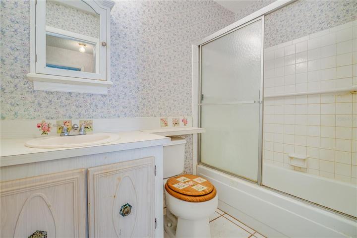 2nd bathroom