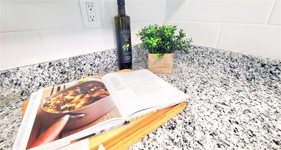 GRANITE COUNTERS