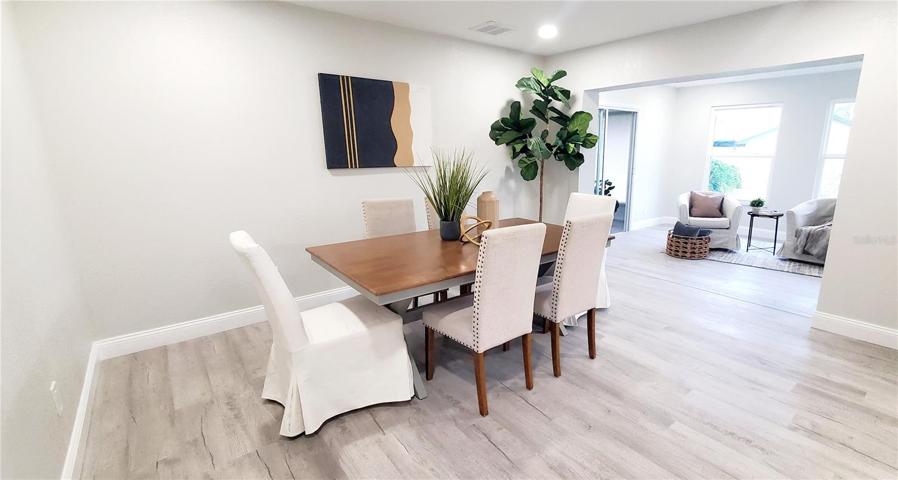 LARGE DINING AREA