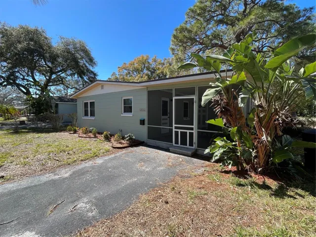 Screened front entry.
