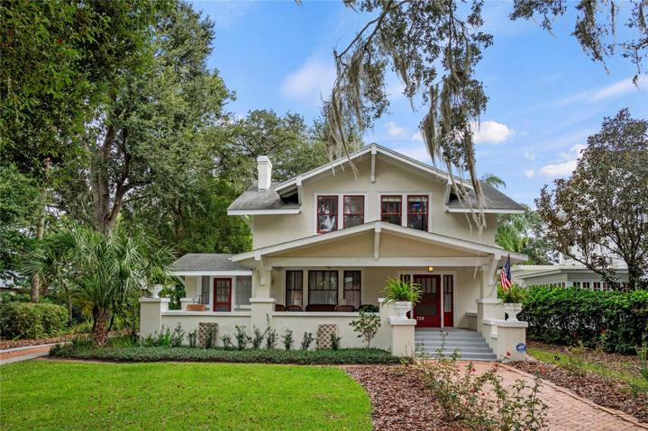 Beautiful Craftsman Home on 1/4 acre lot in Lake Cherokee Historic District