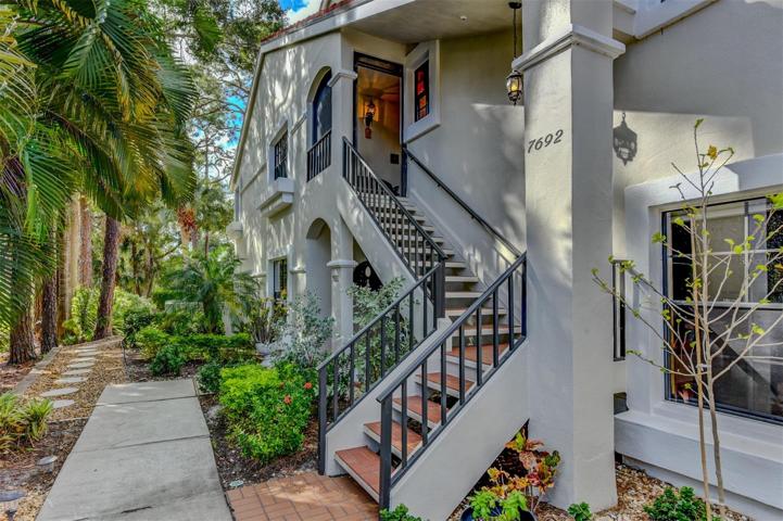 Welcome to your Sarasota home at 7692 Fairway Woods Drive