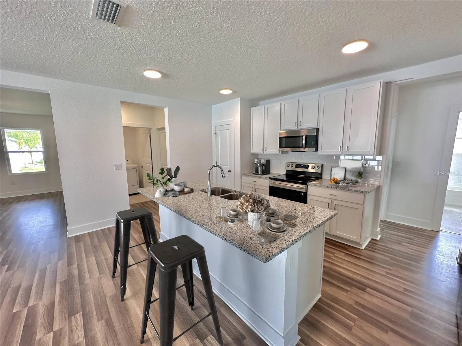 Virtual Picture Island &amp; Kitchen
