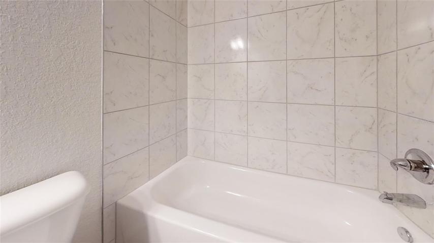 Bath Tub in Masters Bathroom
