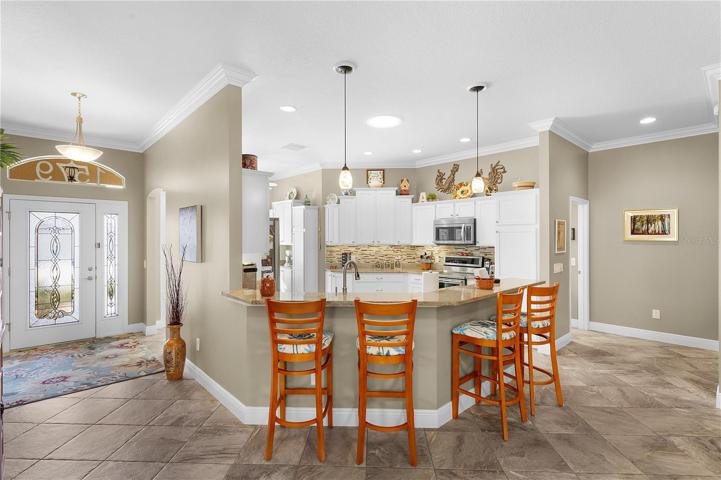 Entry/kitchen
