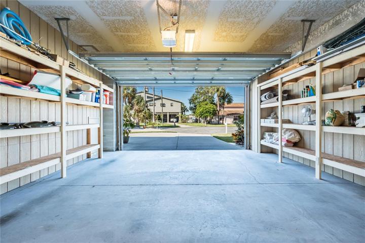 Oversized 2 car garage