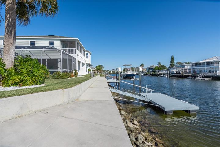 Floating Dock & Power Boat Lift