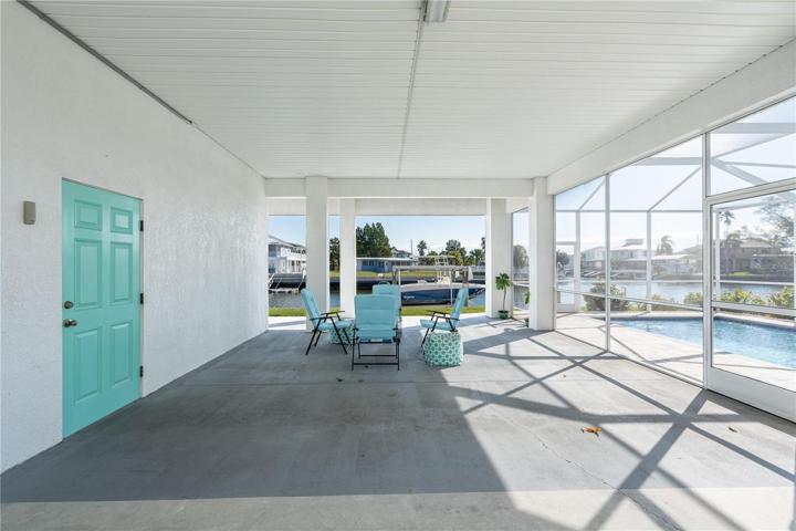 Covered area/Carport