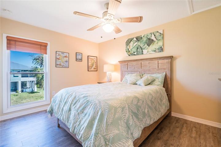 Bright bedroom 3