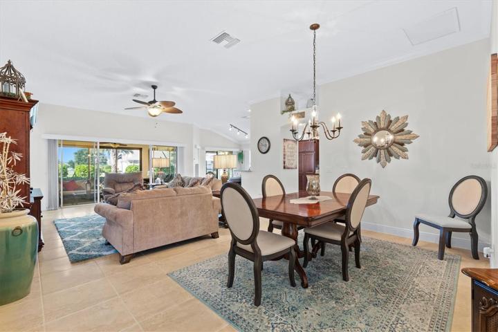 Dining/ Living Room
