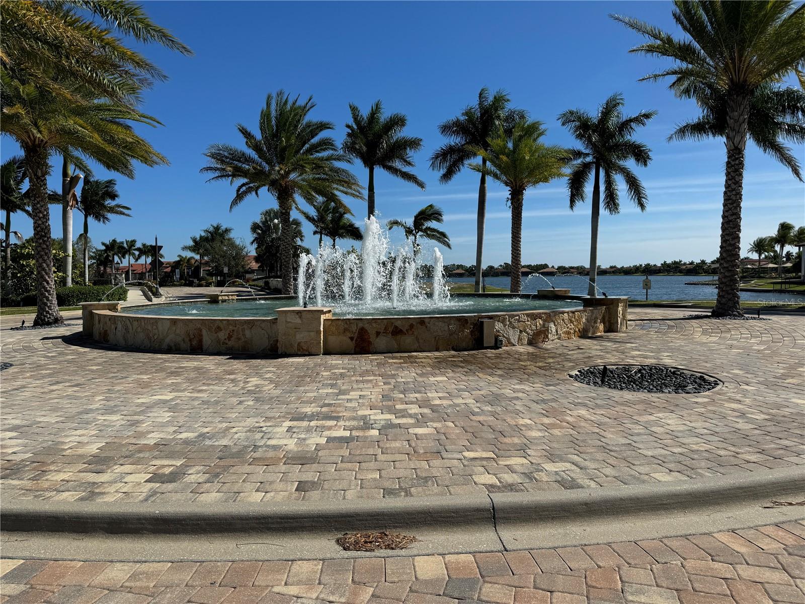 Fountain at entrance of Toscana Isles