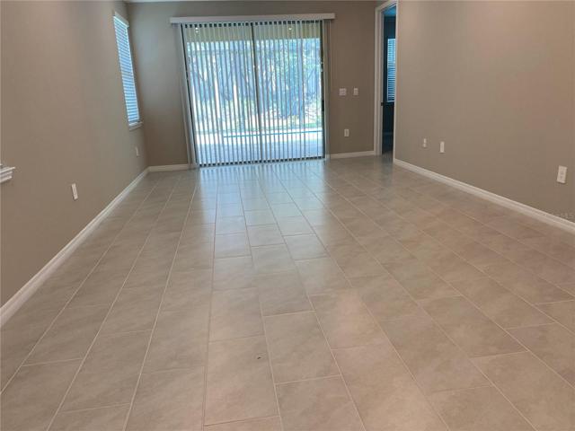 Large Great Room excellent for entertaining!