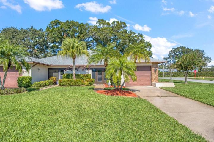 Welcome home! Duplex Village II in Highland Lakes golf community~