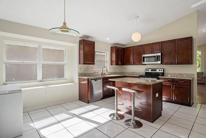 Showcasing Eat-in area and countertop eating.
