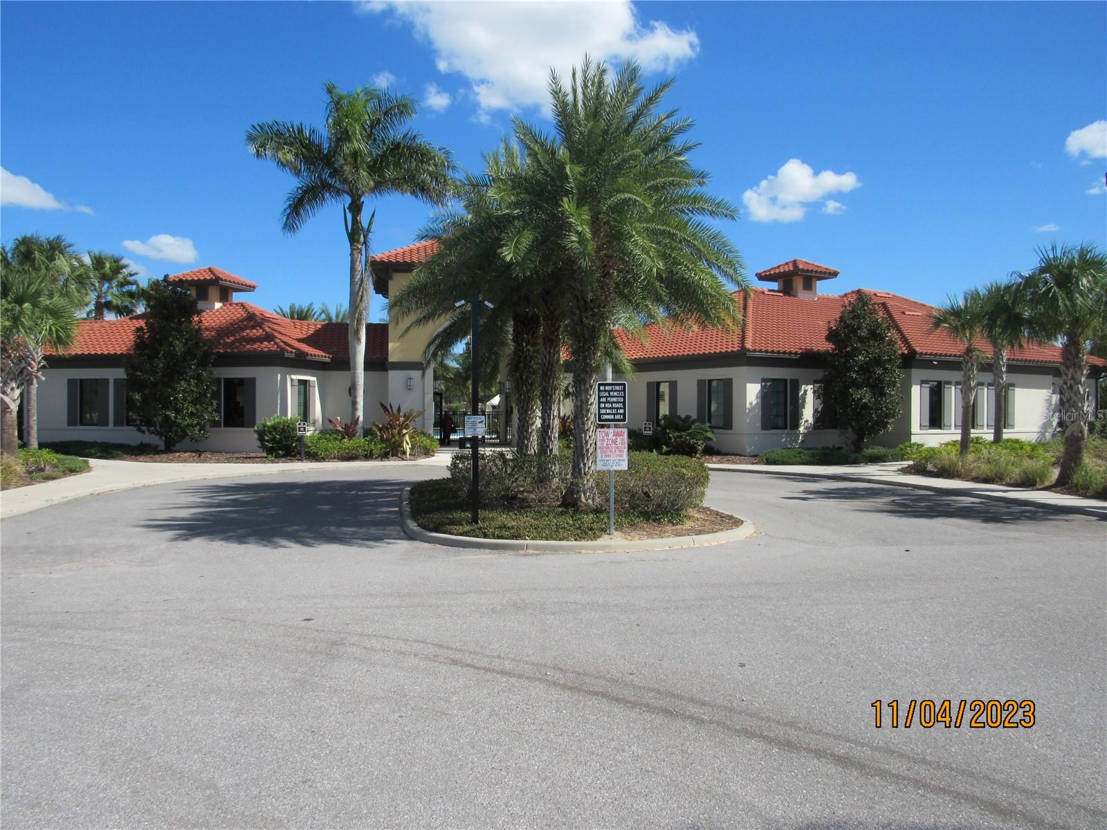 Clubhouse Parking