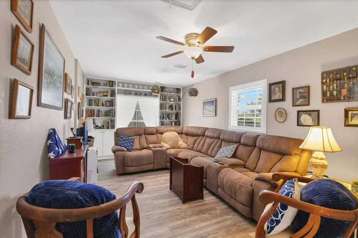 Den/Man Cave/ possible 4th bedroom
