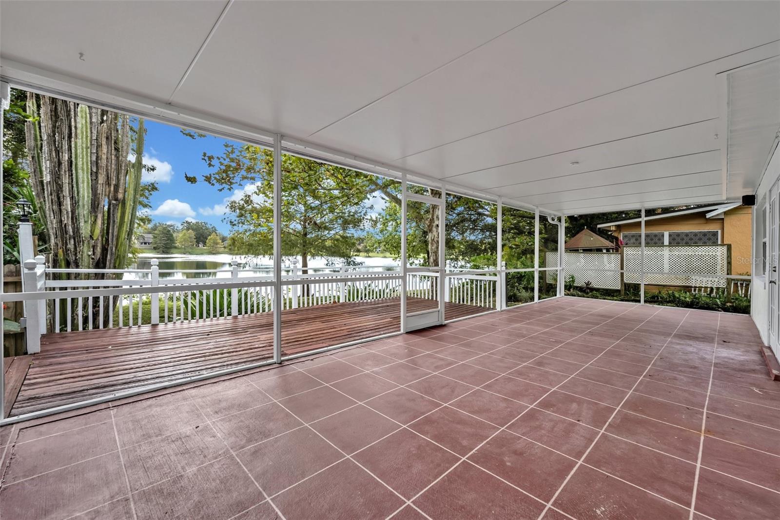 Laqrge Porch and Deck with water views.