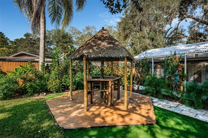 Tiki bar