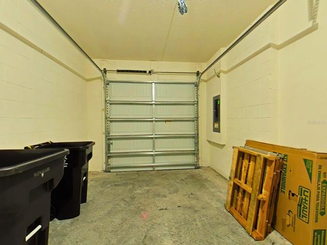 1 Car Garage