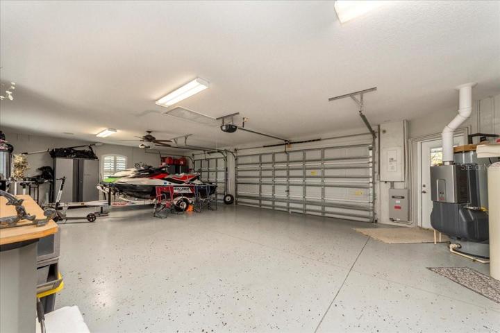 OVERSIZED 3 CAR GARGE