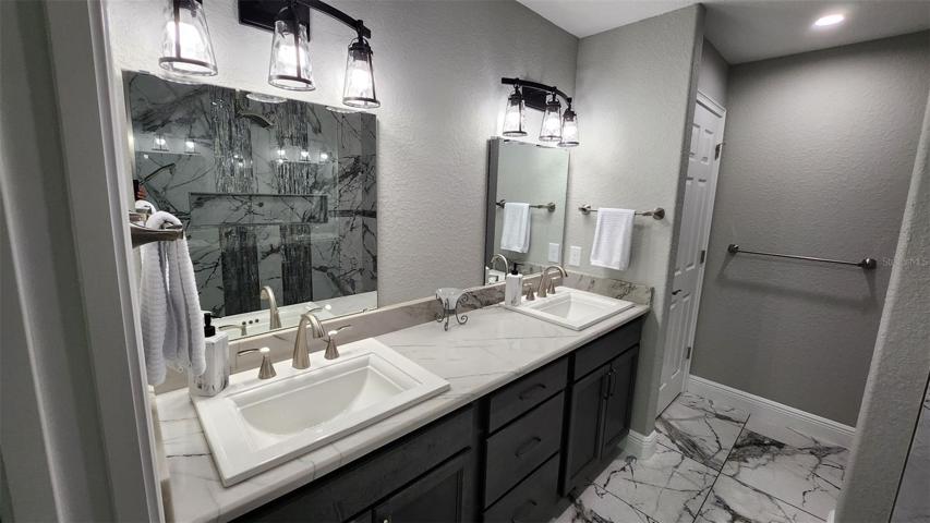 Dual Vanity Sinks Master